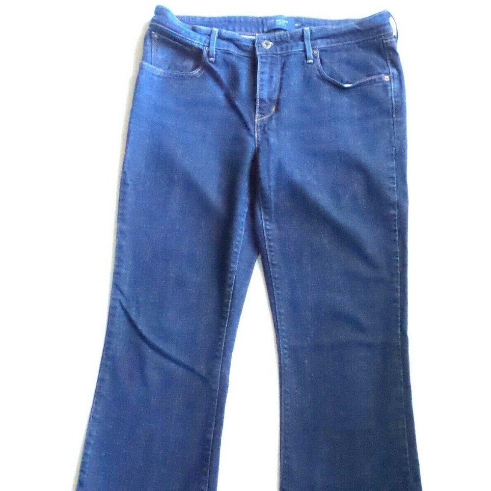 Levis Demi Curve Classic Boot Cut Jeans Size 12 Medium Wash 5 Pockets